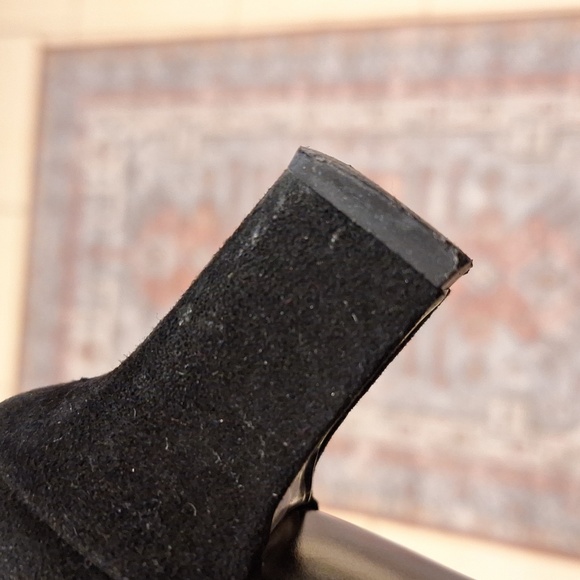 Black suede and fabric vintage Ferragamo shoes - Picture 6 of 9